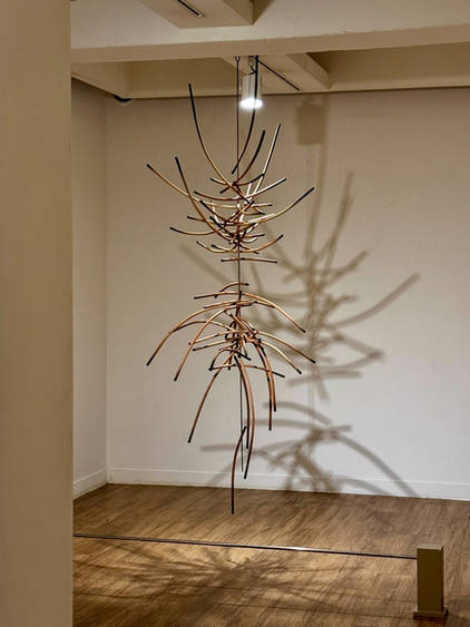강나윤 Kang Nayun, artwork, 휘어지는 가로수, 2025